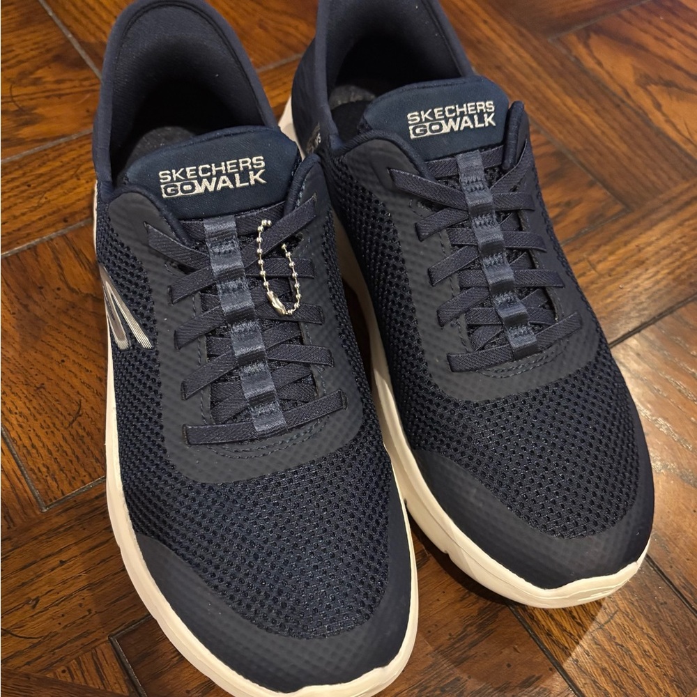 Skechers GOWALK Slip-Ins size 8